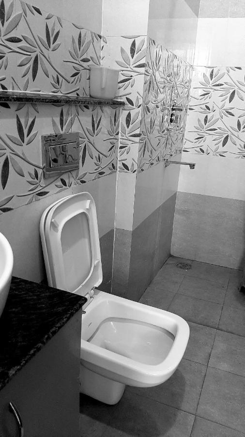 Hotel Hollywood Zirakpur Eksteriør bilde