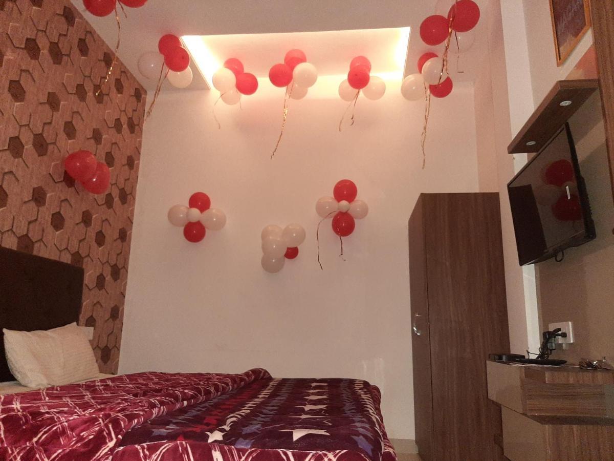 Hotel Hollywood Zirakpur Eksteriør bilde