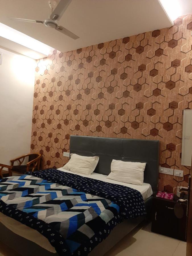 Hotel Hollywood Zirakpur Eksteriør bilde