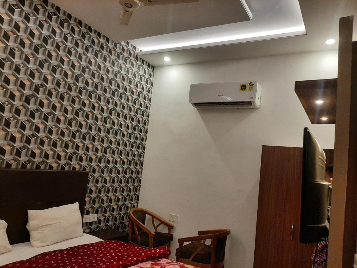 Hotel Hollywood Zirakpur Eksteriør bilde