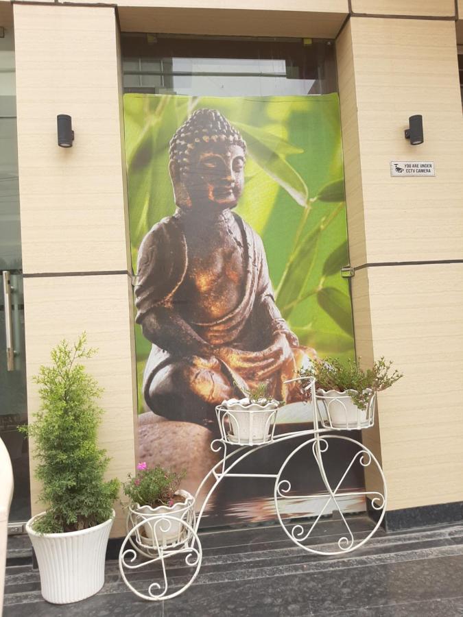 Hotel Hollywood Zirakpur Eksteriør bilde