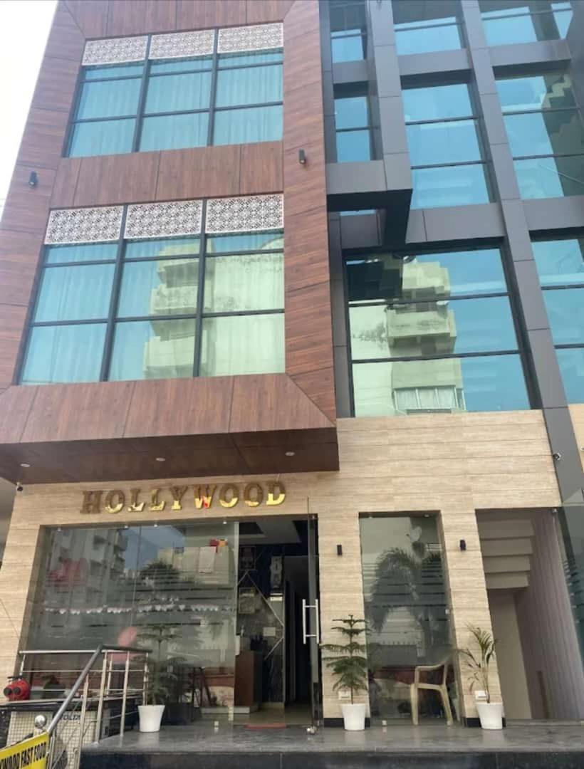 Hotel Hollywood Zirakpur Eksteriør bilde